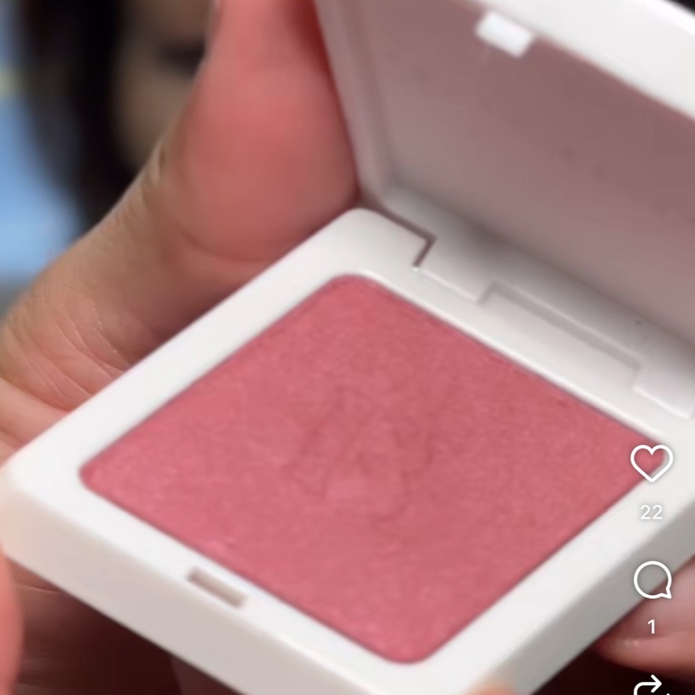 🌸 FENTY CHEEKS SUEDE POWDER BLUSH / Shade: RIRI - Picture 6 of 7